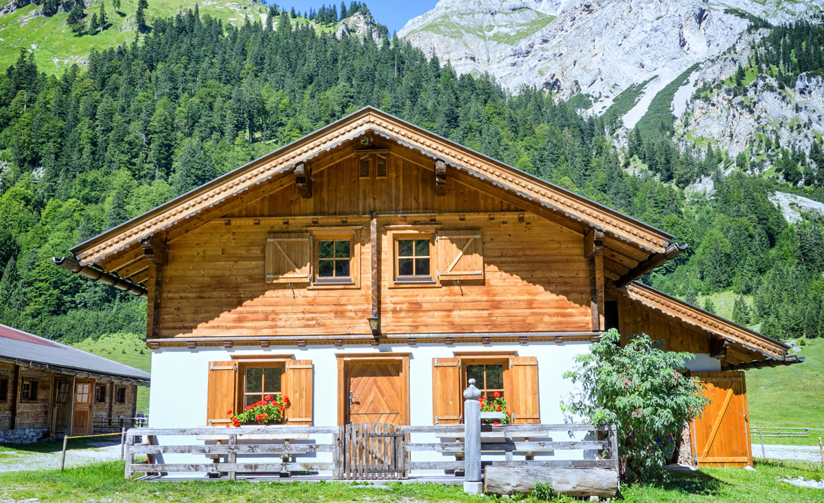 Chalets auf der Alm