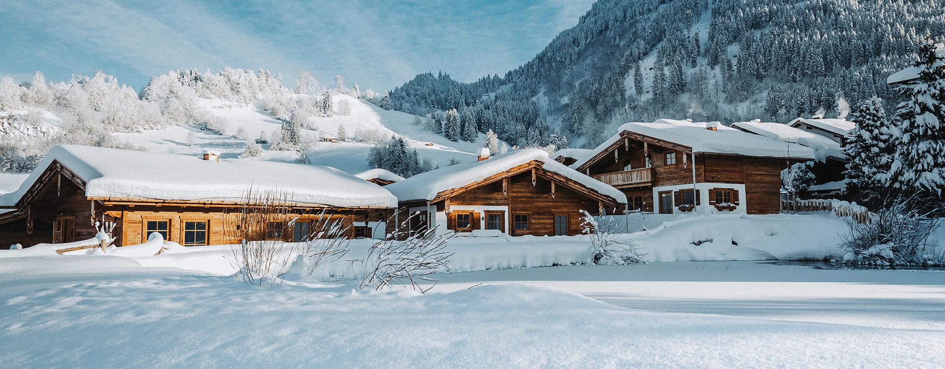 Alpzitt Chalets Winterurlaub Chaletdorf Allgäu Bayern